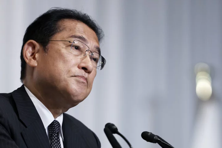 A Very Japanese Scandal Complicates Decision on Early Election