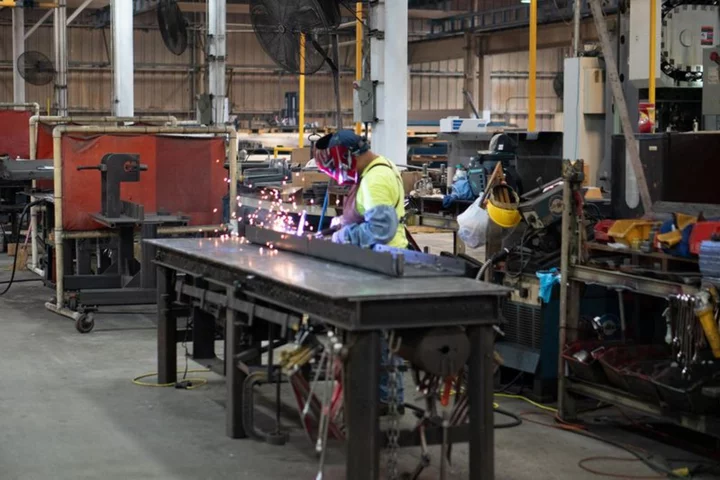 U.S. factory orders rise in April