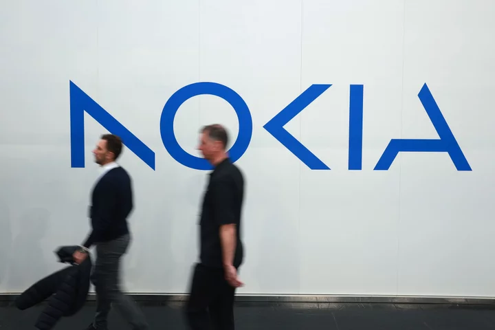 Nokia Plans to Cut 14,000 Jobs in Overhaul to Shave Costs