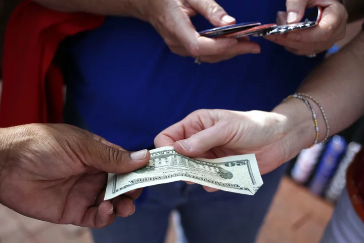 Free Money Is the Latest Strategy for GOP Presidential Campaigns