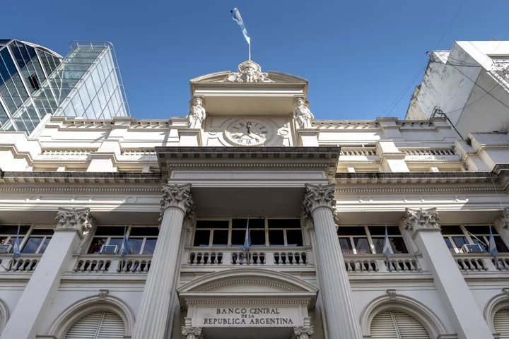 Argentina Central Bank Likely to Hold Rate Despite Inflation Spike