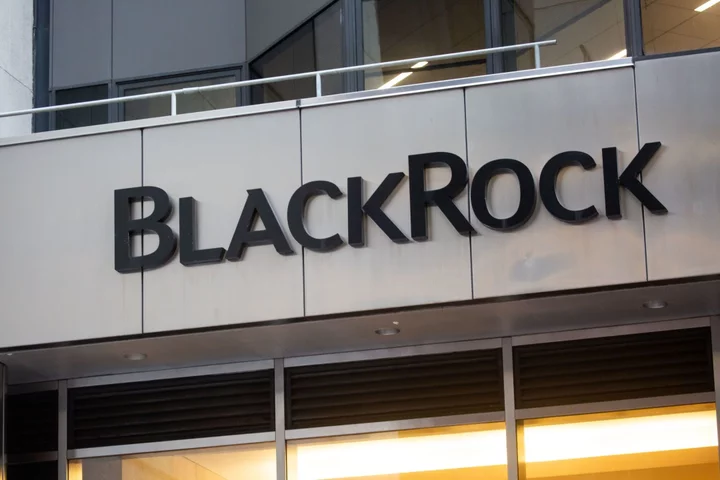 BlackRock’s China Head Resigns Just as Competition Heats Up