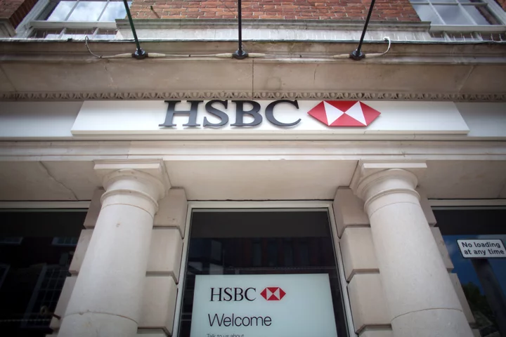 HSBC Hands Cowper-Coles Advisory Role After China Remarks Outcry