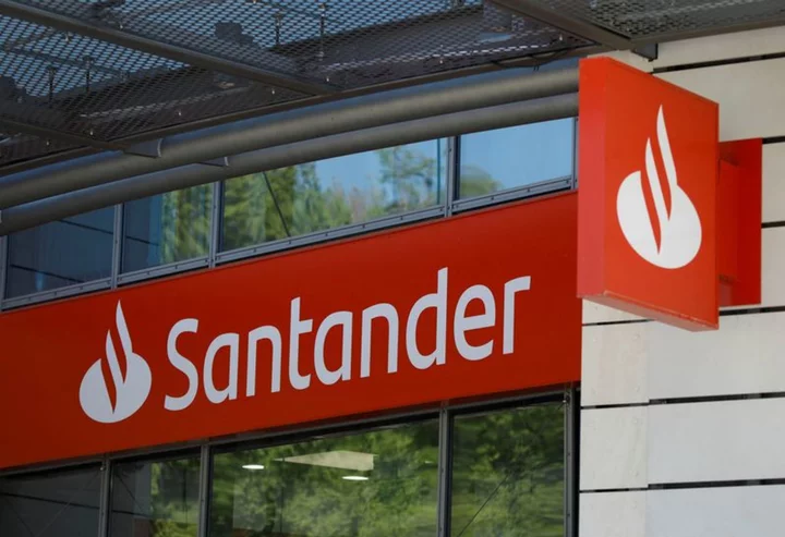 Santander readies sale of bad assets worth 5 billion euros- Cinco Dias