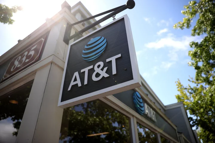 AT&T Says Less Than 10% of Its Network Has Lead Covered Cables