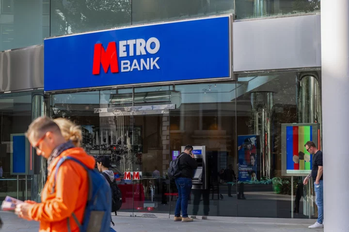 EY Approaches Lenders in Push to Find Metro Bank Buyer by Monday