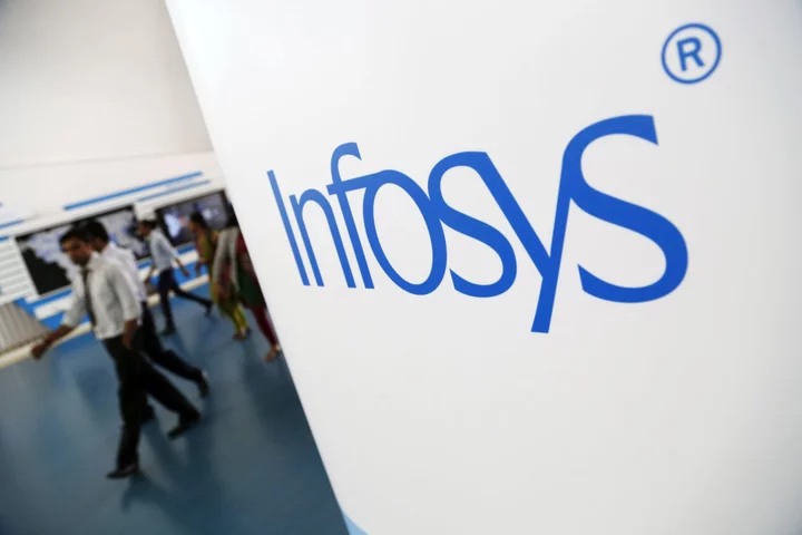 Infosys Cuts Sales Forecast as Companies Curtail IT Spending