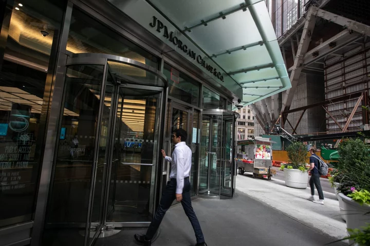 JPMorgan, Wells Fargo Tap High-Grade Bond Market After Earnings