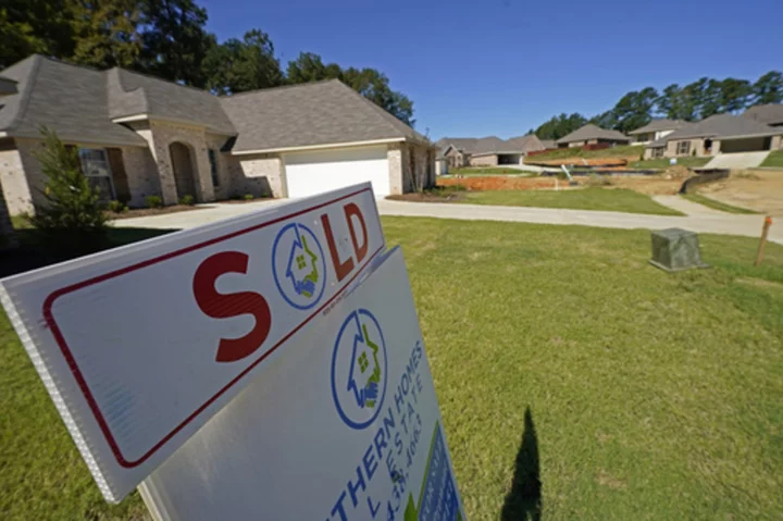 Fewer apply for home loans as borrowing costs, rising prices shut out prospective homebuyers