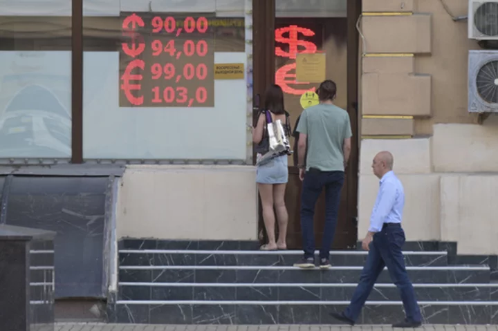 Russia's currency hits the lowest level since beginning of the war in Ukraine