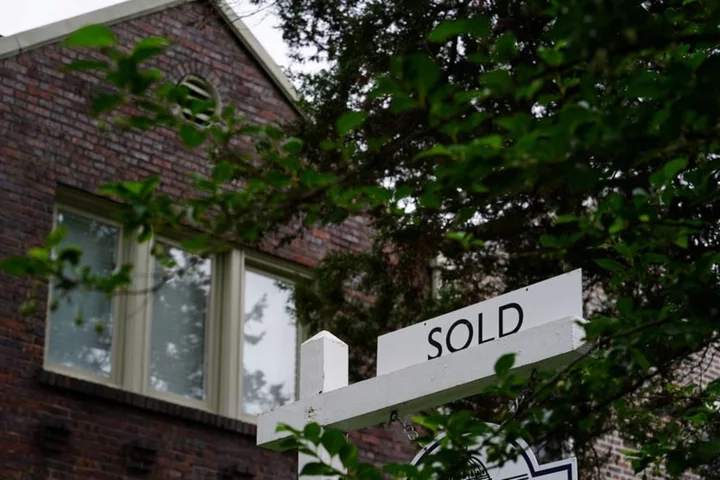 US bond rally points to more affordable housing market
