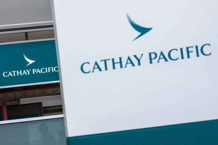 Hong Kong to Reopen Cathay’s In-Town Airport Check-In Wednesday