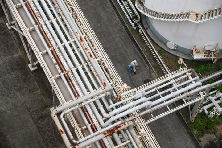 Asian Gas Market Gets Relief as Buyers Look to Resell Supply
