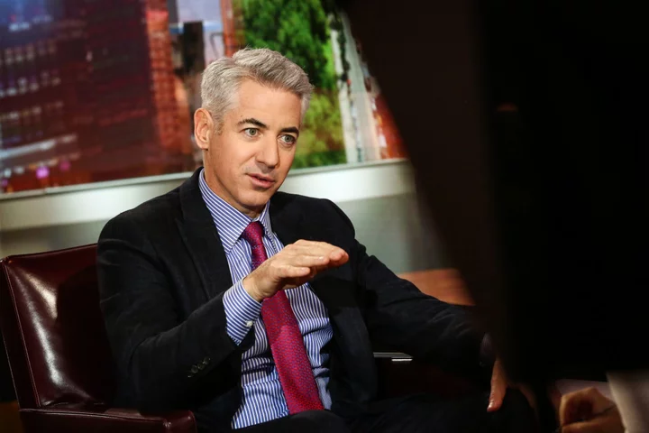 Bill Ackman Says Icahn ‘Somewhat’ Like Archegos as Stock Plunges Anew