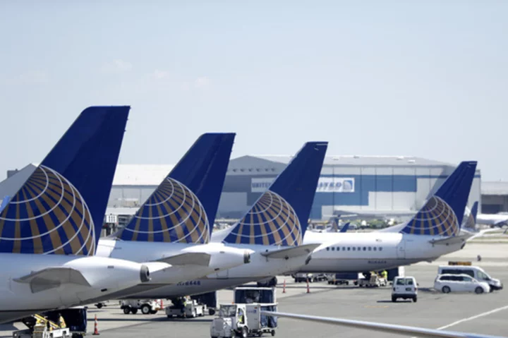 A United jet dropped 28,000 feet in eight minutes after pilots feared a loss of cabin pressure