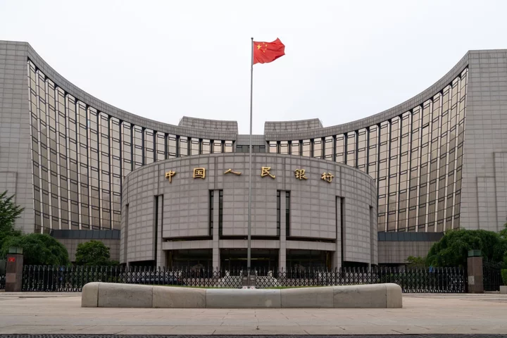 China Pumps Cash Into Banking System to Support Stimulus Funding