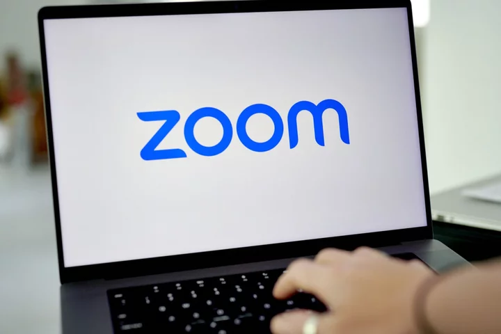 Zoom Raises Annual Sales Forecast in Sign Pandemic-Era Customers Here to Stay