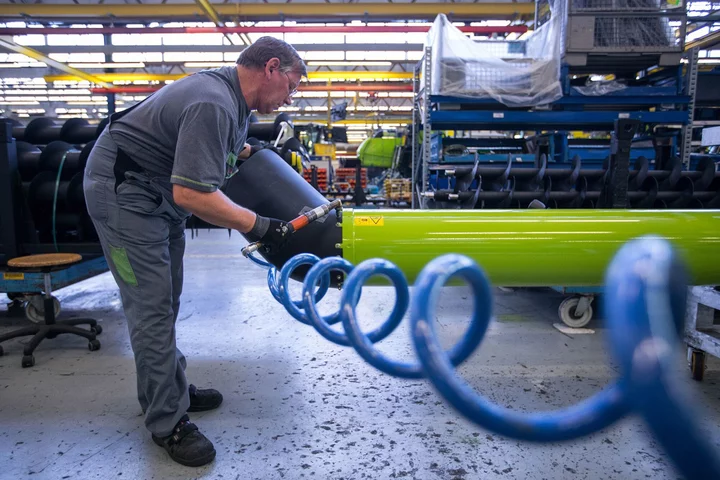 German Production Drops as Factory Weakness Weighs on Growth