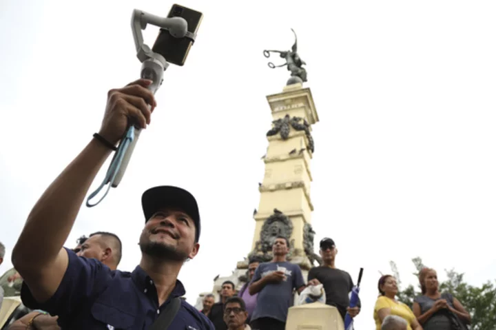 As free press withers in El Salvador, pro-government social media influencers grow in power