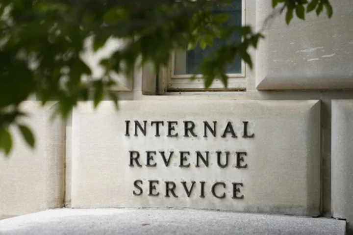 IRS plans limited rollout of free e-file tax return system with invitations to select taxpayers