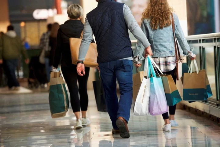 US consumer sentiment drops to six-month low in May