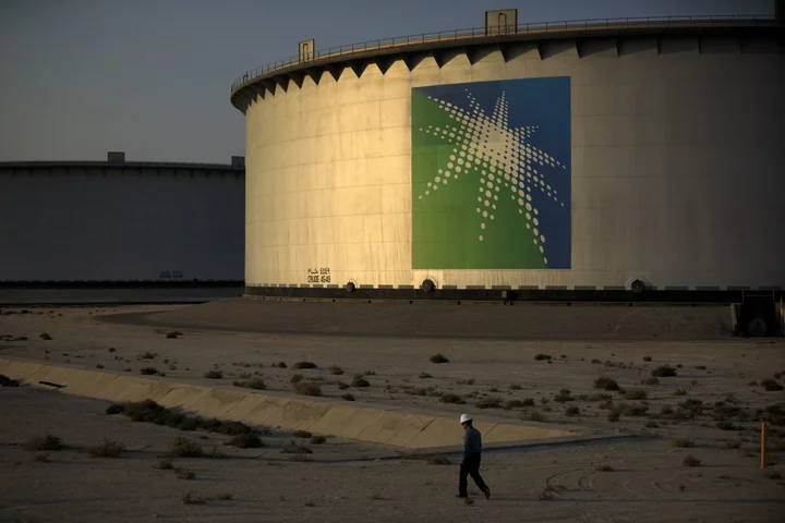 Aramco Weighs LNG Exports as Hydrogen Talks Prove Tough