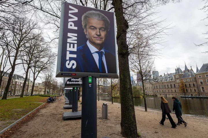 Far-Right Leader Wilders Leads Dutch Poll on Eve of Election