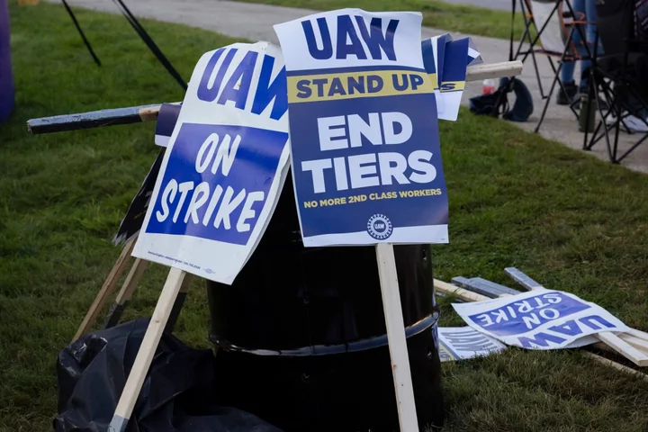 GM Strike Expanded to More Plants as UAW Negotiations Falter