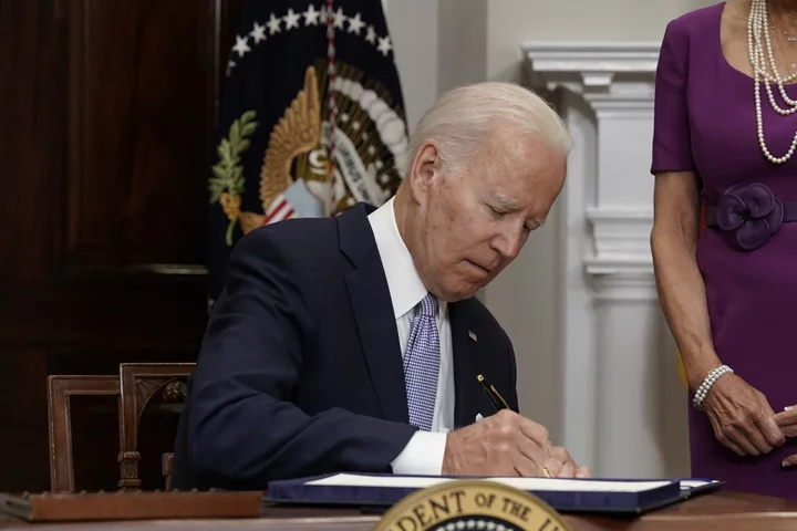 Biden Says US Must Deal With Gun Violence to Reduce Crime