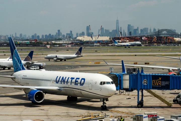 United Airlines buying land in Denver as it pursue growth strategy
