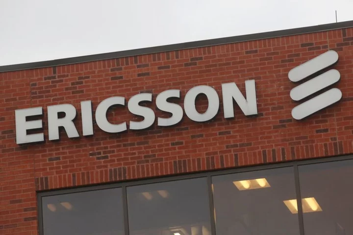 Ericsson's quarterly operating profit declines, beats expectations
