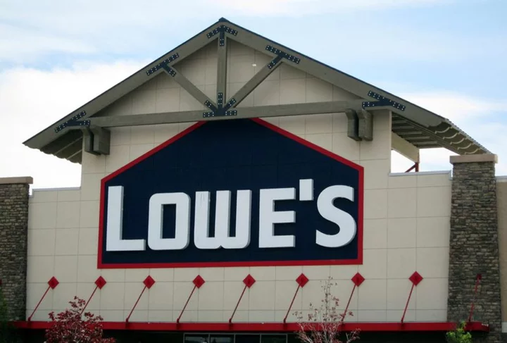 Lowe's cuts annual sales, profit forecasts as demand wavers