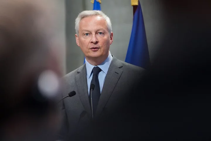 ECB Shouldn’t Raise Rates Further, French Finance Minister Le Maire Says