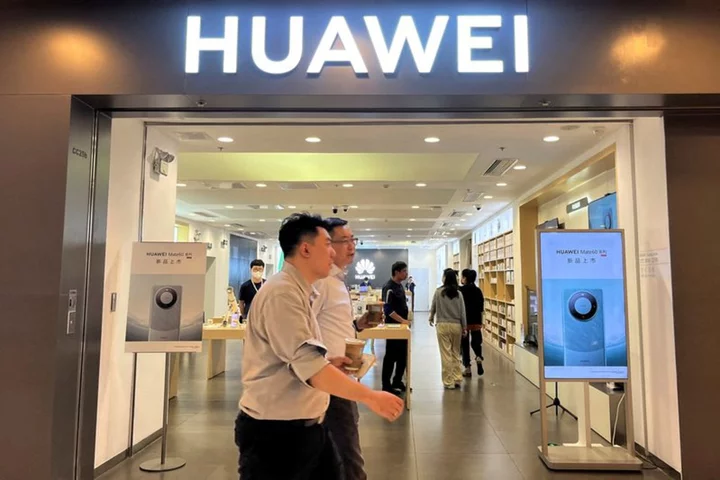 US has no evidence Huawei can produce advanced smartphones in large volumes -- official