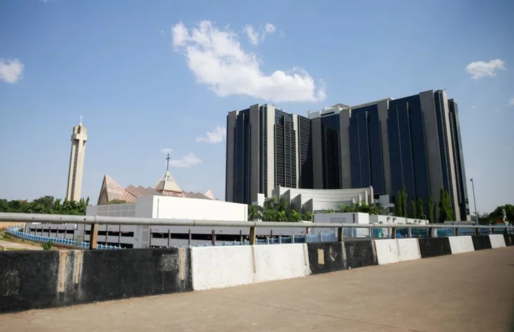 Nigeria's Senate approves bill to raise government borrowing from central bank