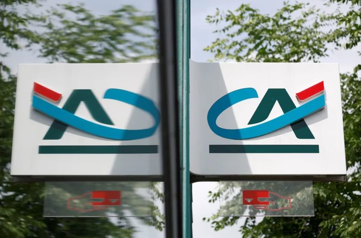 Credit Agricole offers fixed-term savings in Italy in bid to win clients