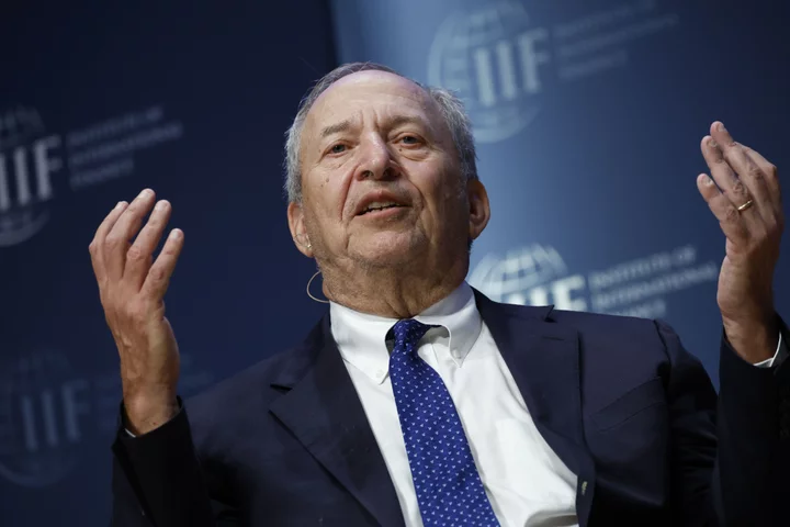 US Economy Remains ‘Very, Very Hot,’ Larry Summers Says
