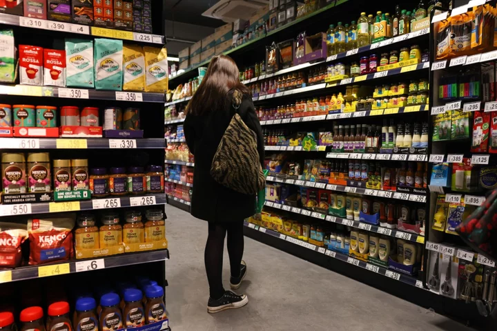 UK Food and Drink Makers Cut Prices for First Time Since 2020