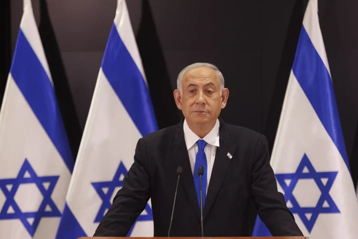 Netanyahu Announces China Invite While Awaiting White House Call