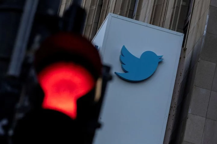 Twitter taps former NBCUniversal executive for business operations role -WSJ