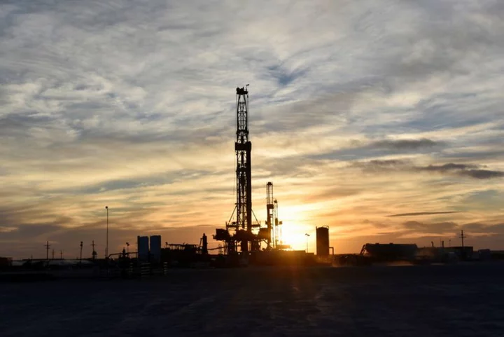 US oil output from top shale regions set to fall in October -EIA