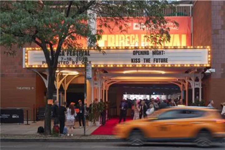 Preserving a Grand Entrance: Urban Umbrella’s Event Activation Product Illuminates the 22nd Annual Tribeca Festival