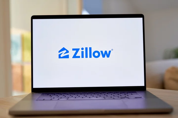 Zillow Defies Sluggish US Housing Market to Beat Earnings Expectations