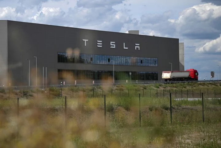 Tesla to offer German workers pay rise this year