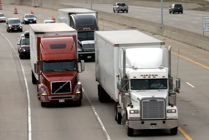 U.S. trucking firms see freight downturn reversing after dour quarter