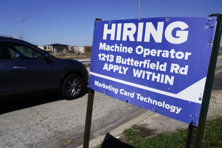 Applications for jobless benefits in the U.S. retreat after three weeks of higher claims