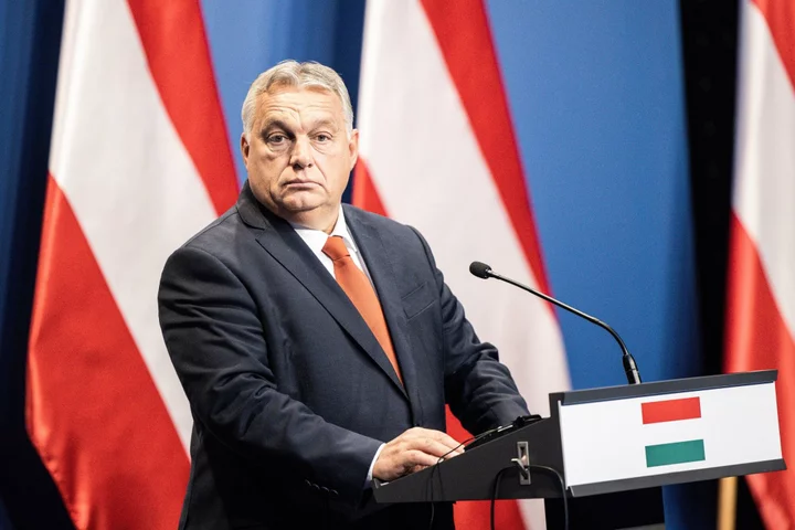 Orban Ramps Up Anti-EU Rhetoric by Asking ‘What’s the Point?’