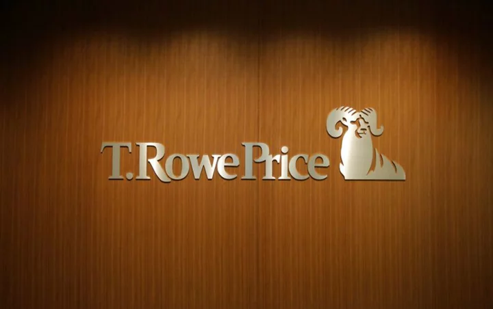 T. Rowe beats profit estimates on higher fee-based income