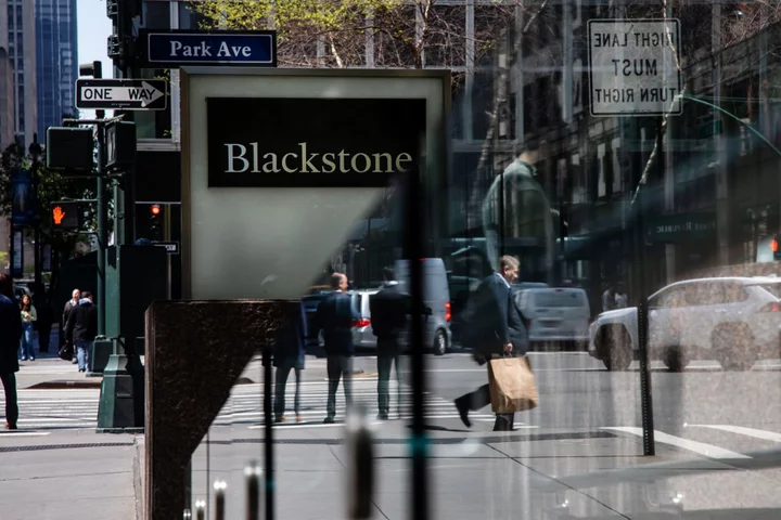 Blackstone Profit Drops 12% on Deal Slump, Shares Tumble