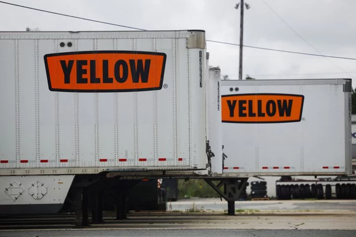 Bankrupt trucking company Yellow eyes October sale of vehicle fleet